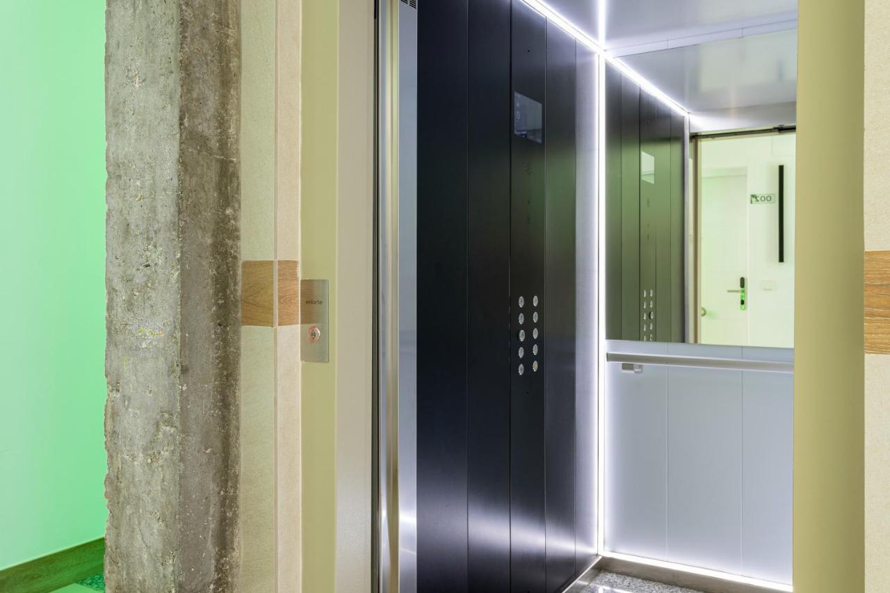 Caleyro Boutique - Parking Incluido Appart hôtel *